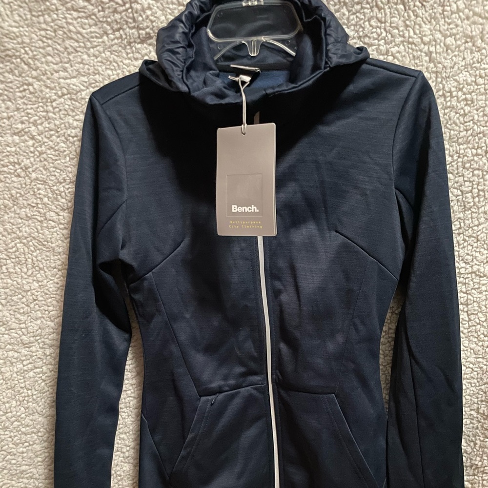 12BW.- Bench Fanfare Women’s Jacket. Size Small.